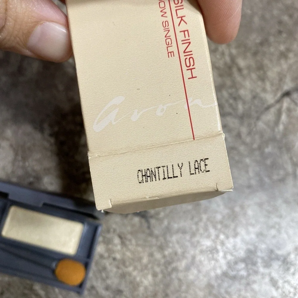Original Avon Silk‎ Finish Eyeshadow Single In Chantilly Lace